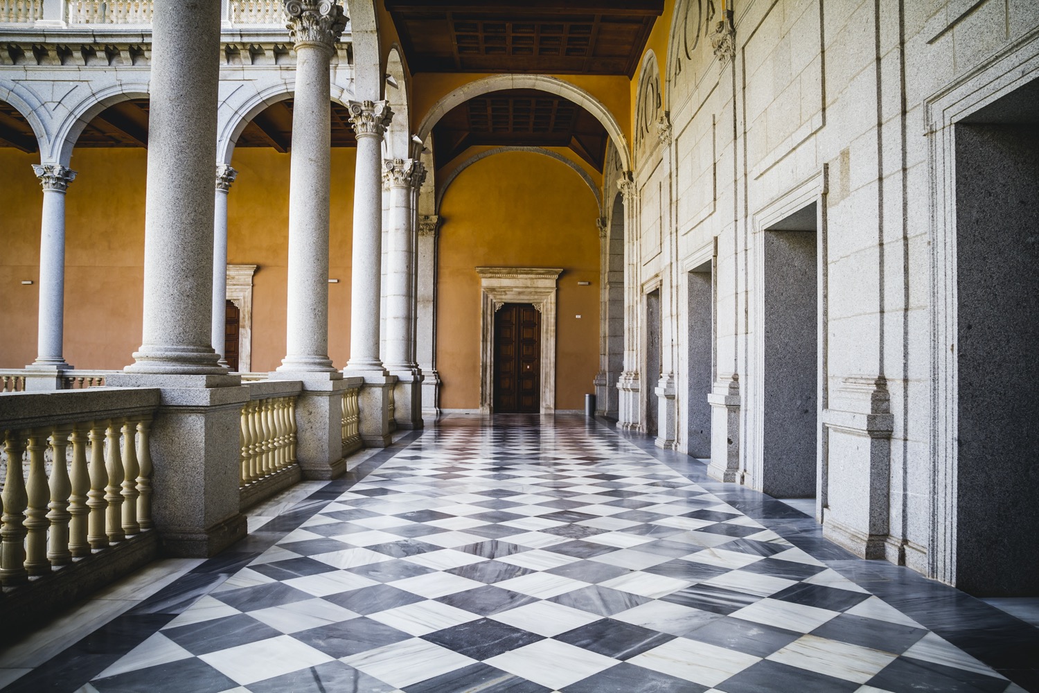 Interior del alcazar de Toledo