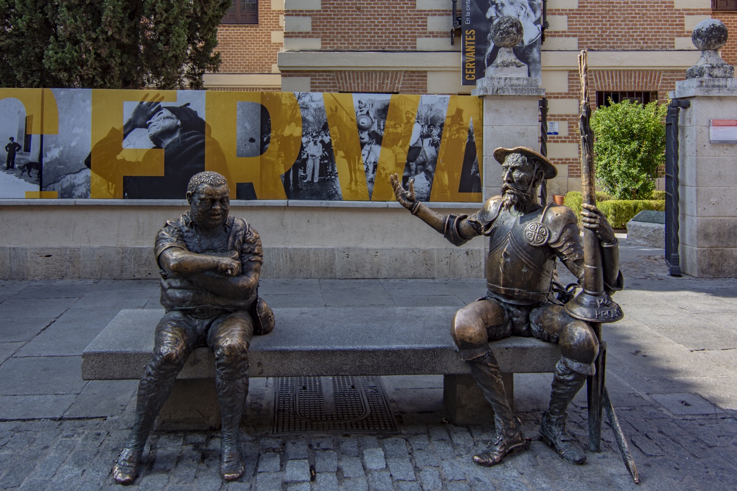 Escultura de Don Quijote en Alcalá de Henares