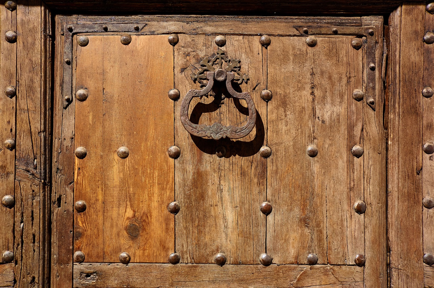Puerta de madera en El Toboso