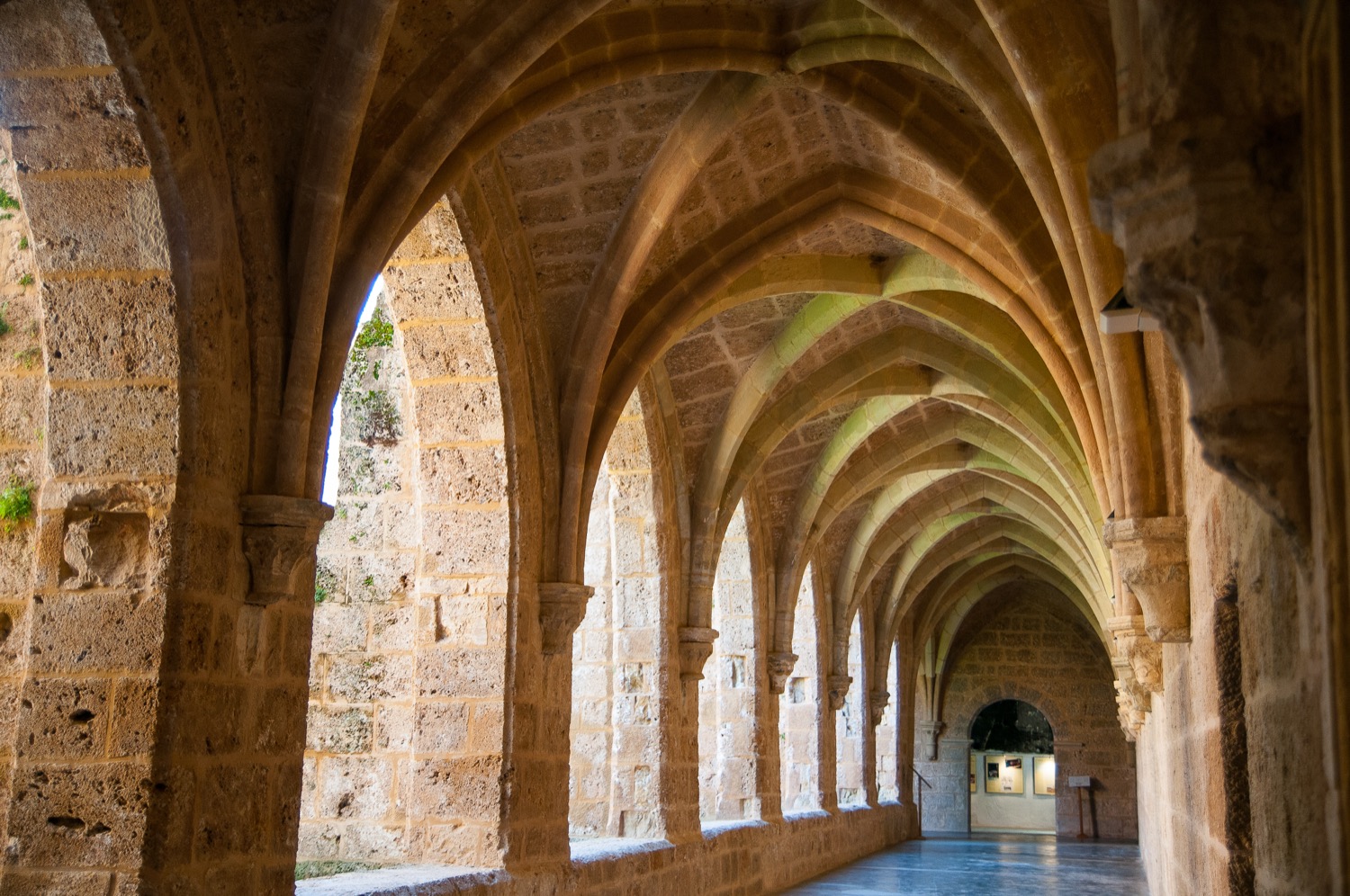 Arcos del Monasterio de Piedra