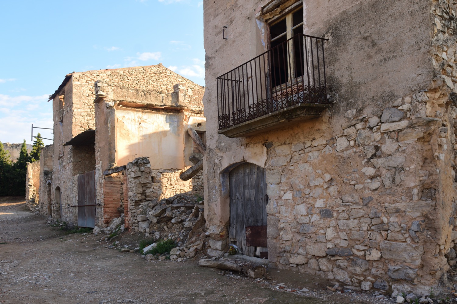 ruinas de Poble Vell de Corbera de Ebro