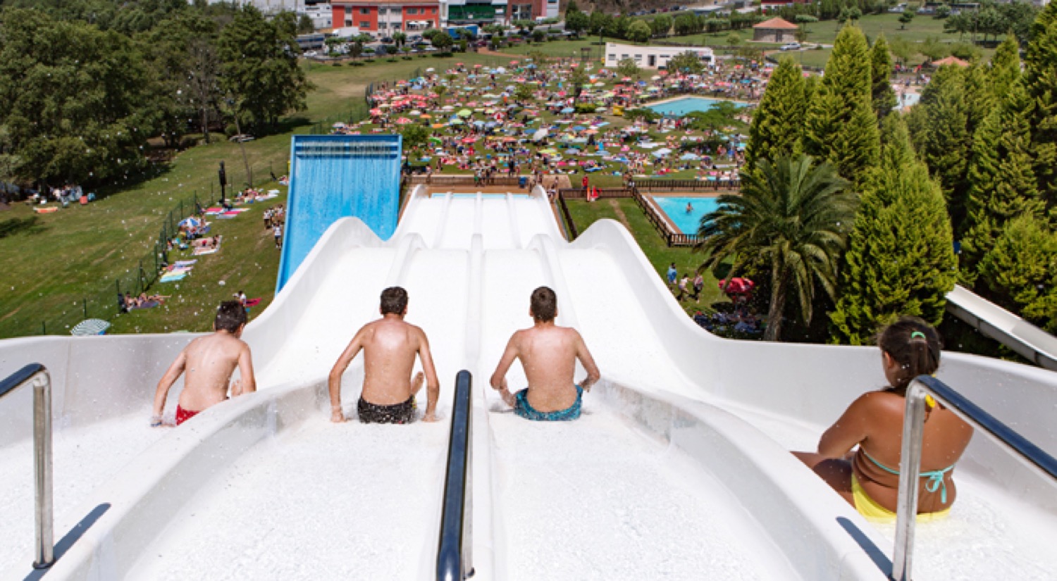 Toboganes del aquapark cerceda