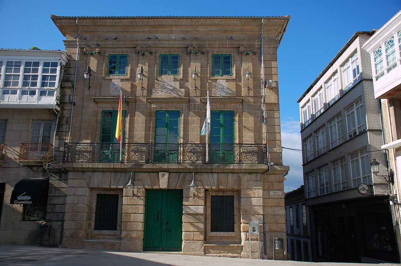 Casa consistorial en la plaza de la Constitucion de betanzos