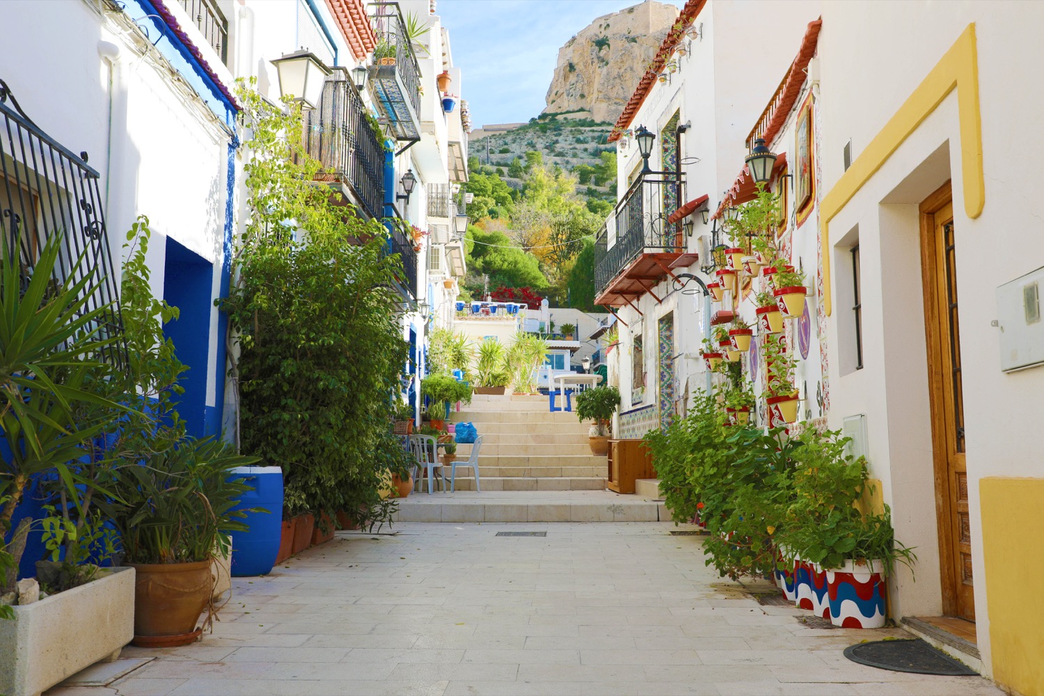 Calle del Barrio Santa Cruz en Alicante