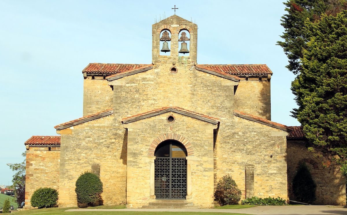 Iglesia de San Julián de los Prados