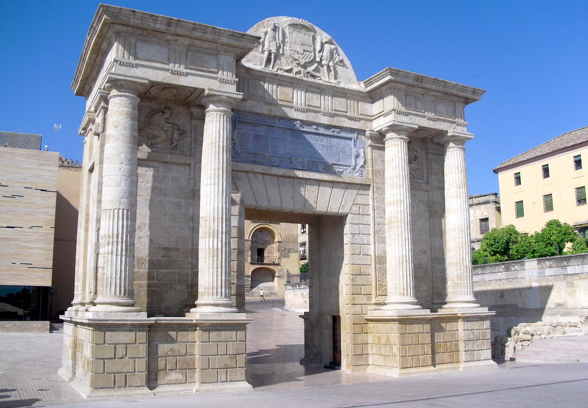 puerta del puente cordoba