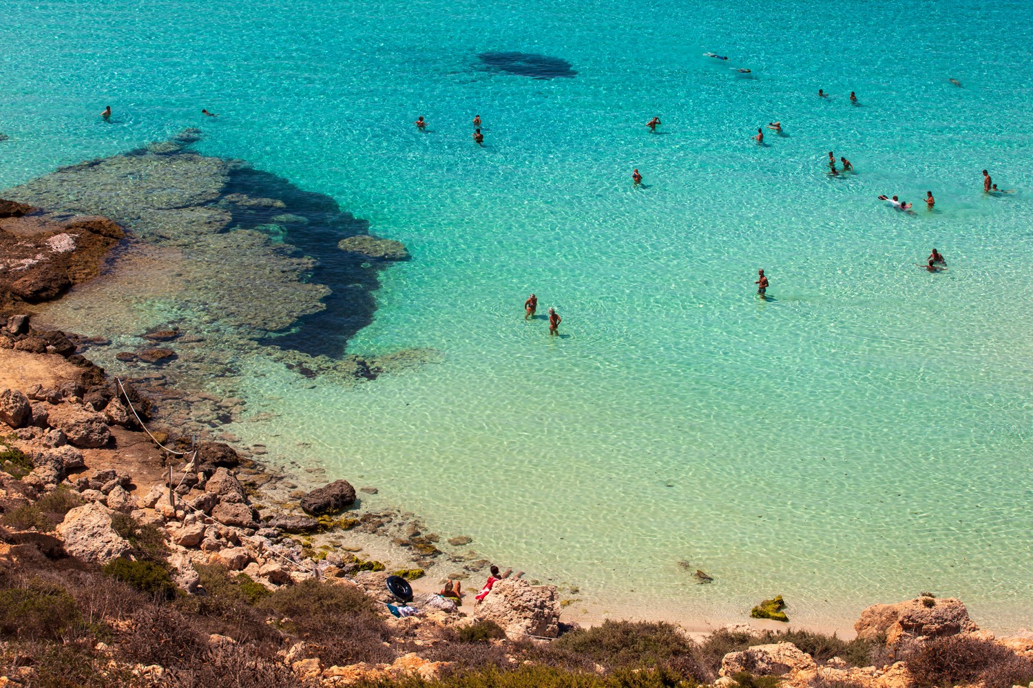 Agua cristalina en lampedusa