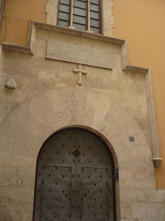 fachada casa natalica san vicente ferrer