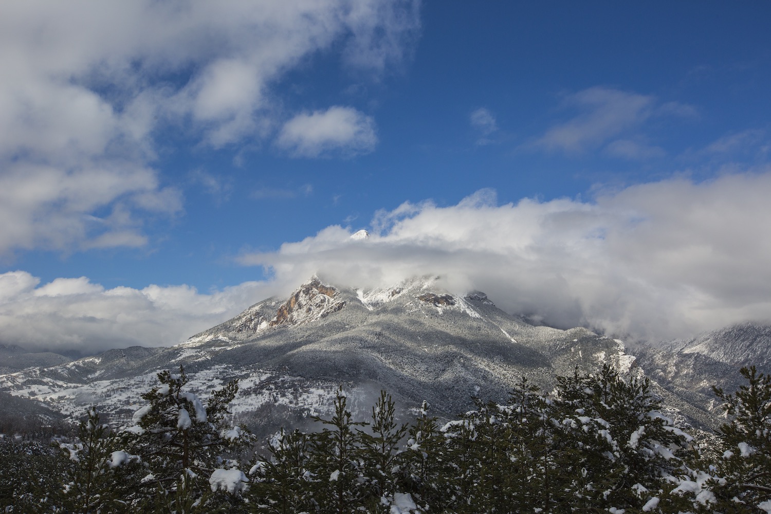 pedraforca con nieve