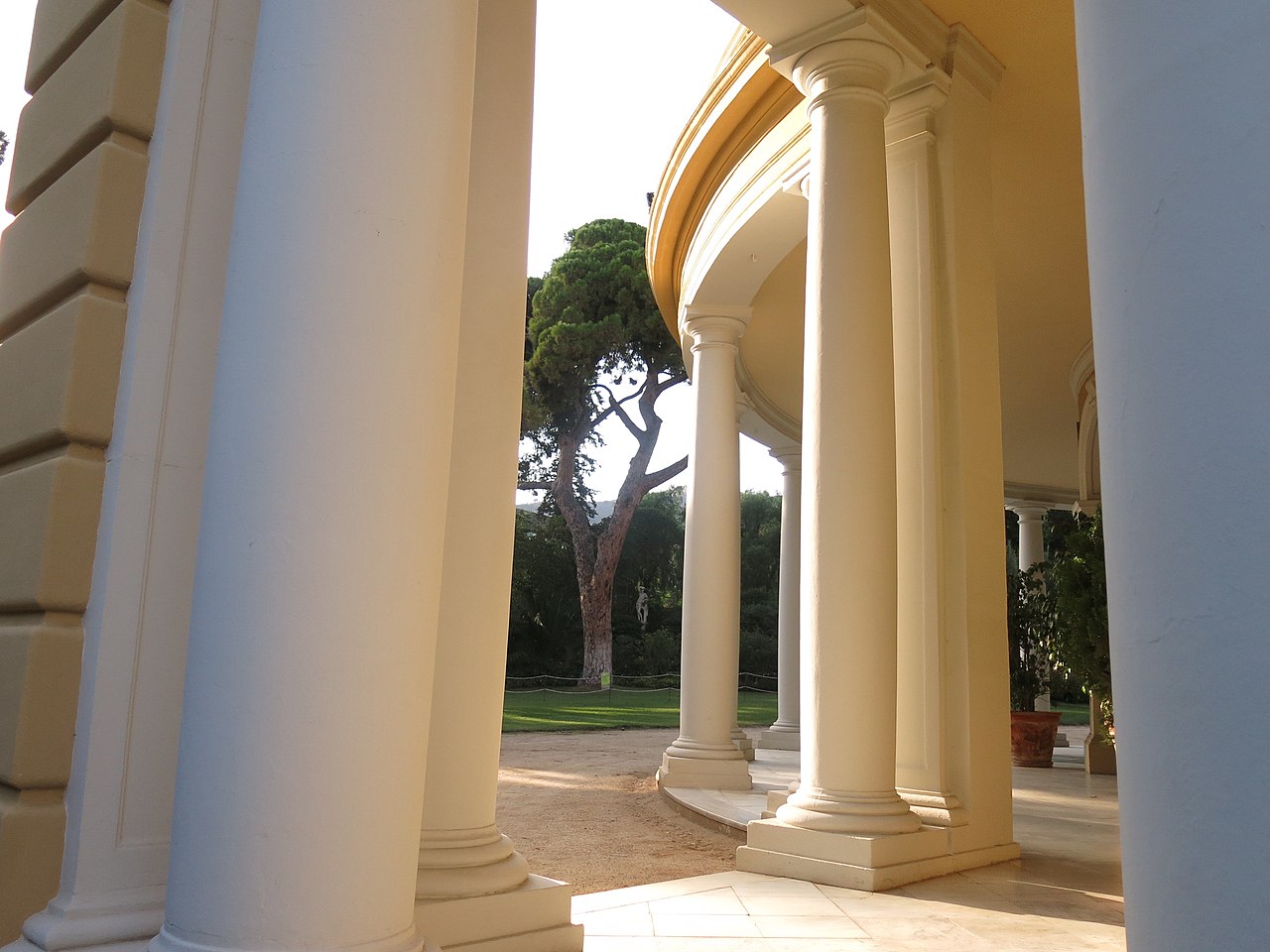 columnas palacio real de pedralbes