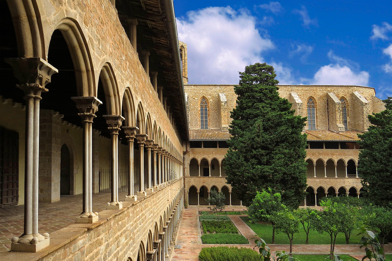 interior monasterio pedralbes