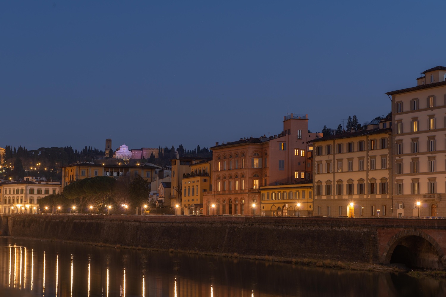 Basílica de San Miniato al Monte vista desde florencia