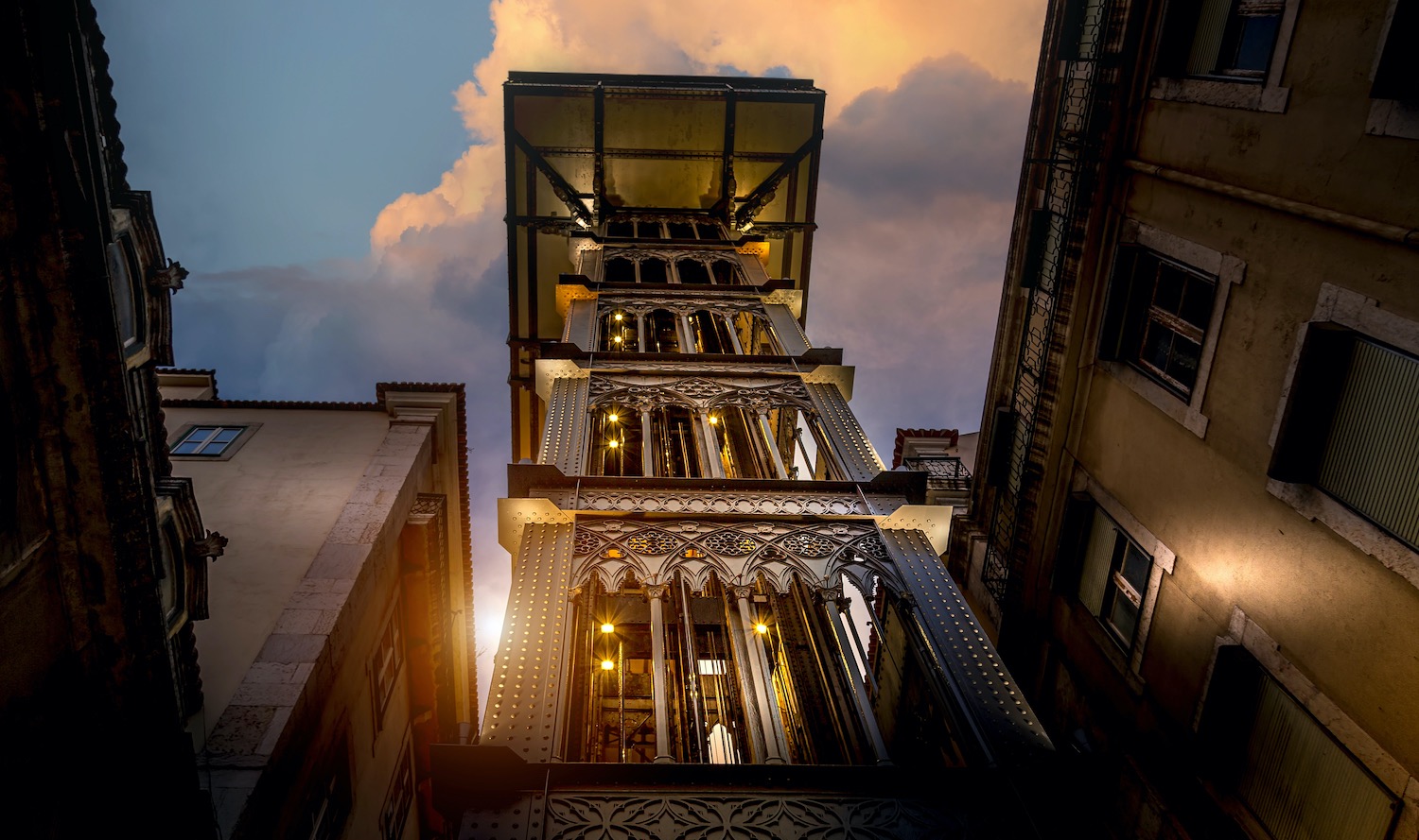 Elevador de Santa Justa por la noche