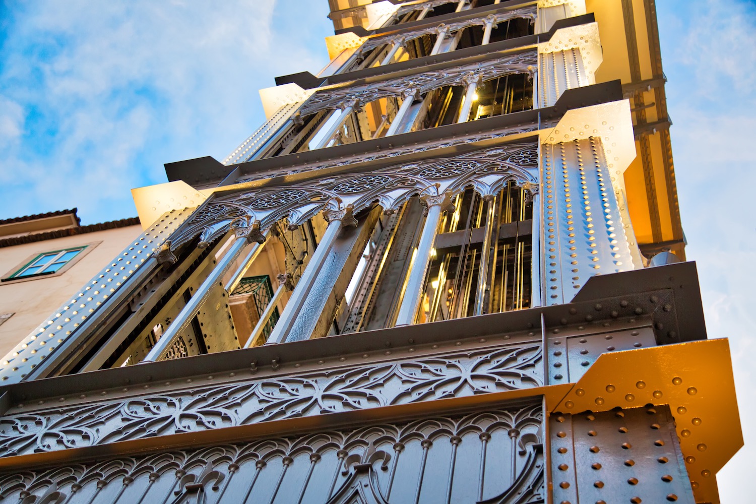 Elevador de santa justa visto de cerca