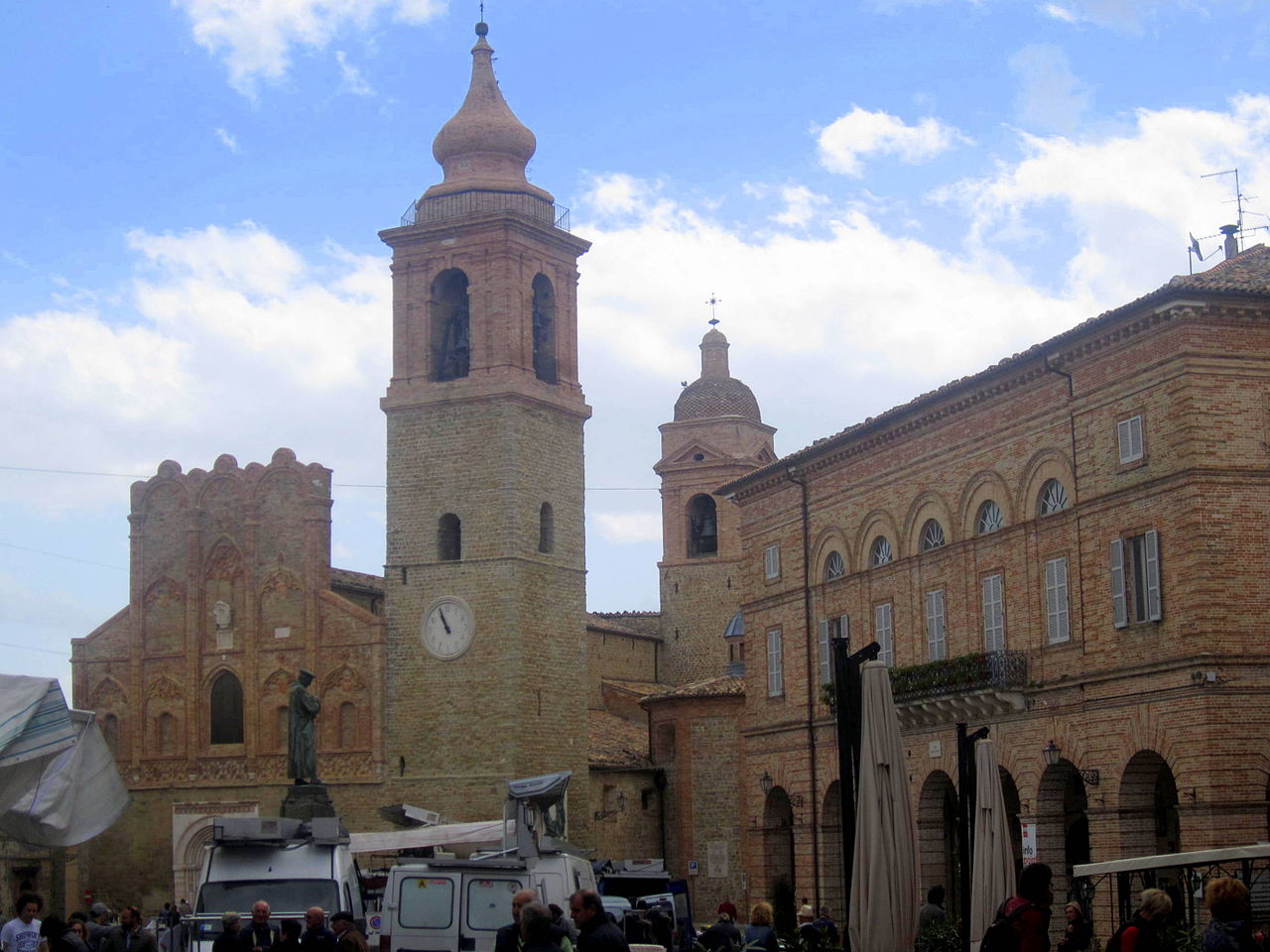 piazza gentili san ginesio