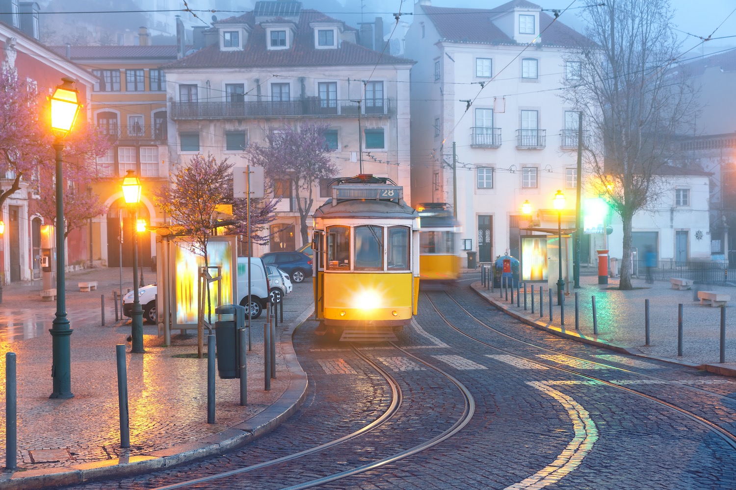 Tranvía 28 de lisboa por la noche