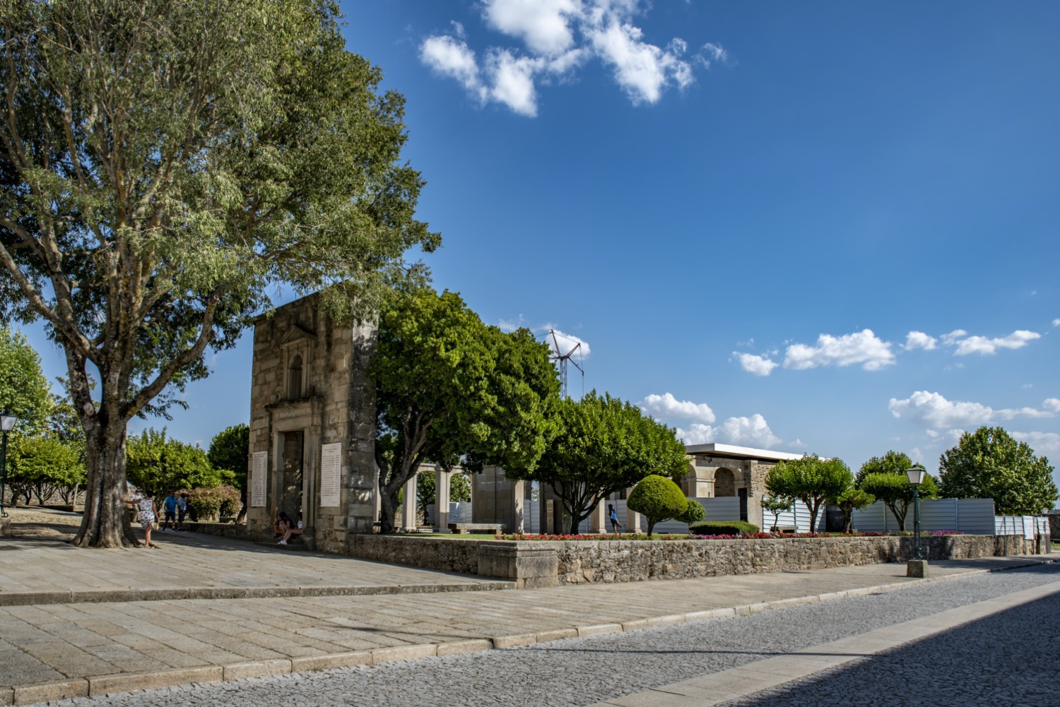 palacio episcopal en miranda do douro