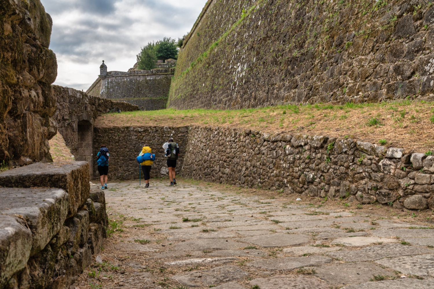 Calles empedradas de la fortaleza de Valenca