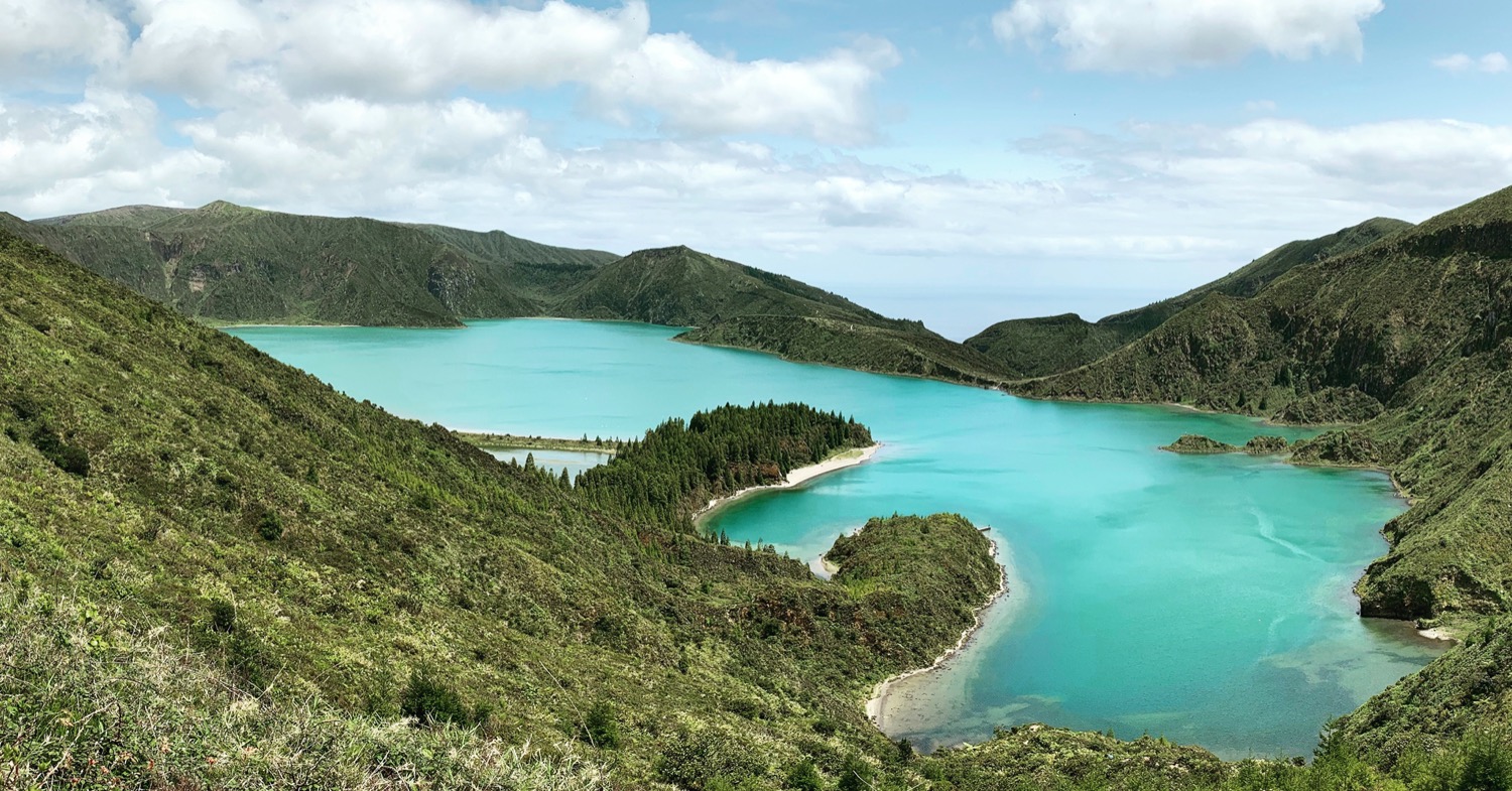 Lago de fuego en las azores