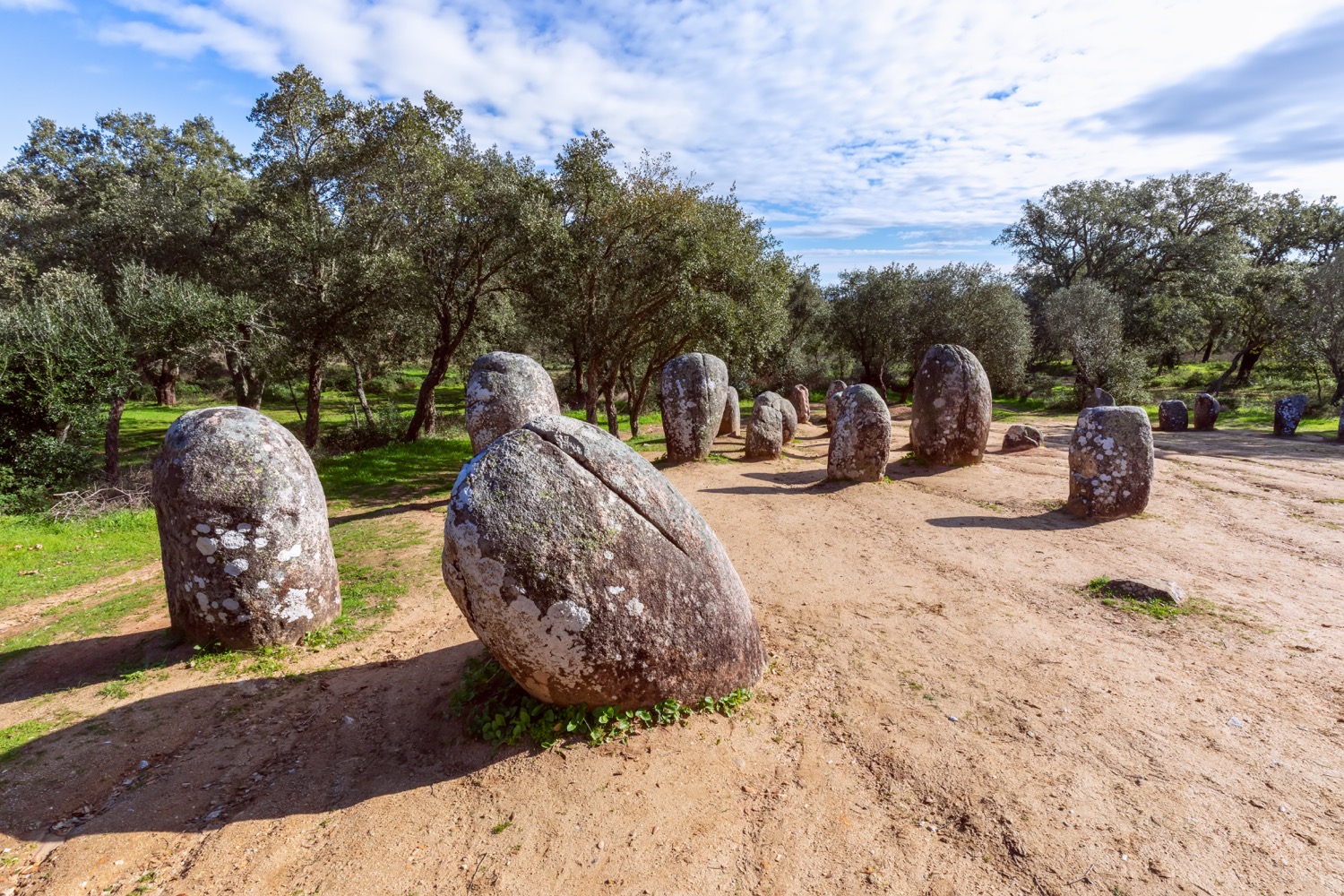 Construcciones megalíticas en Cromlech de los Almendros