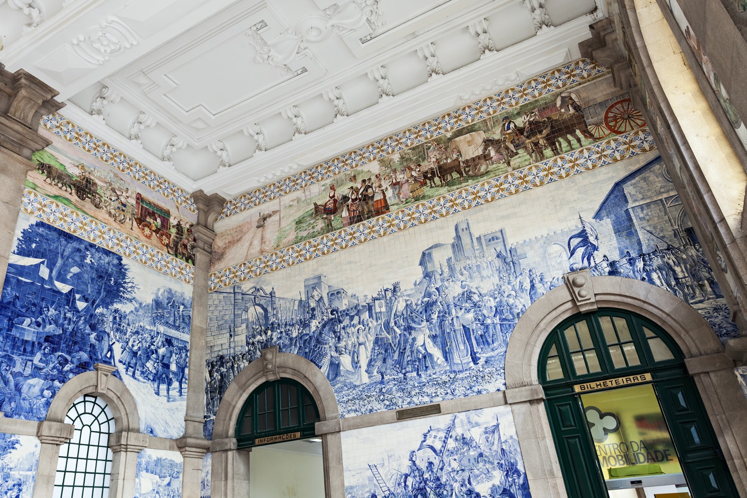 Azulejos estación sao bento en Oporto