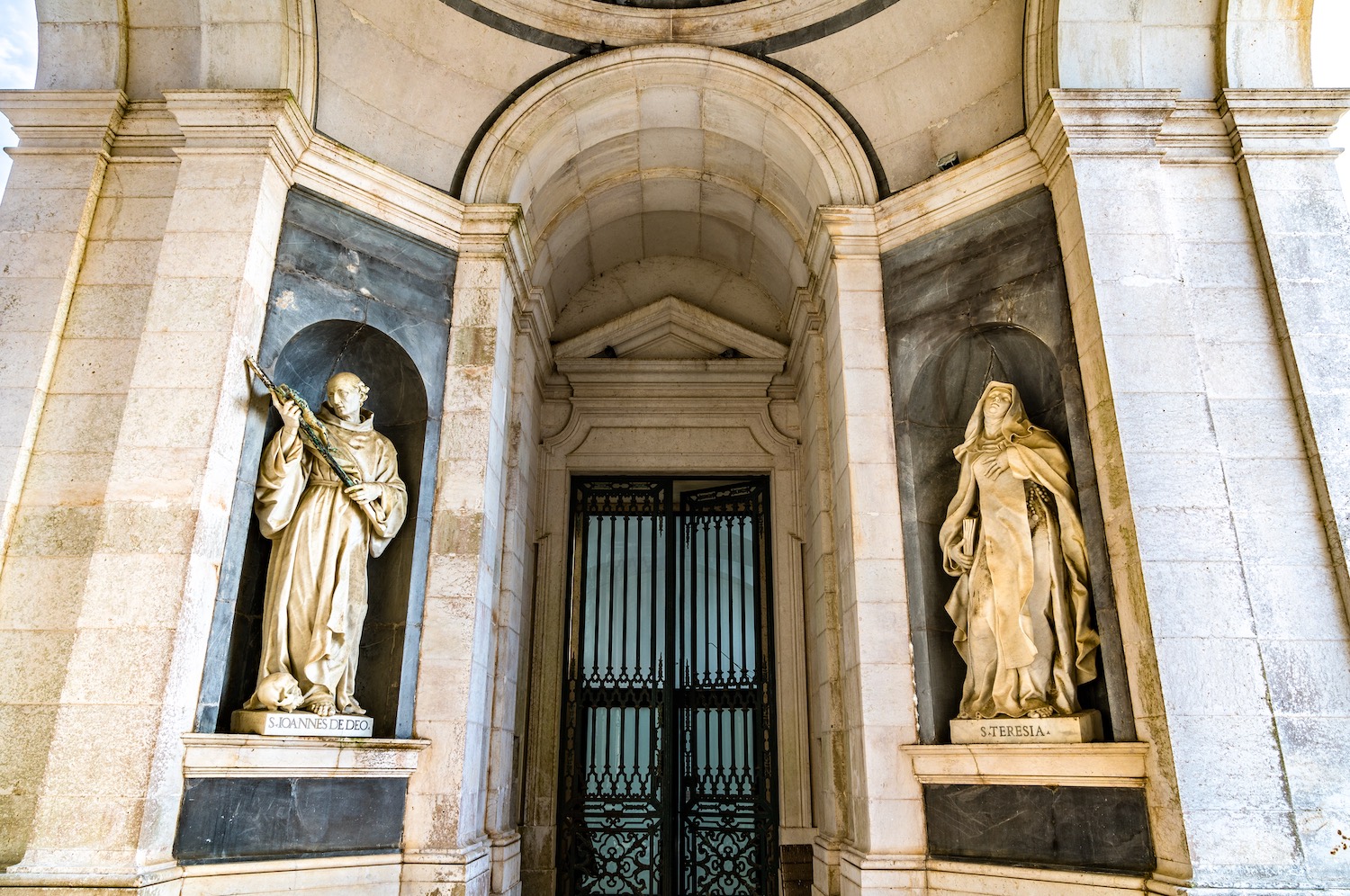 Esculturas en el palacio de mafra
