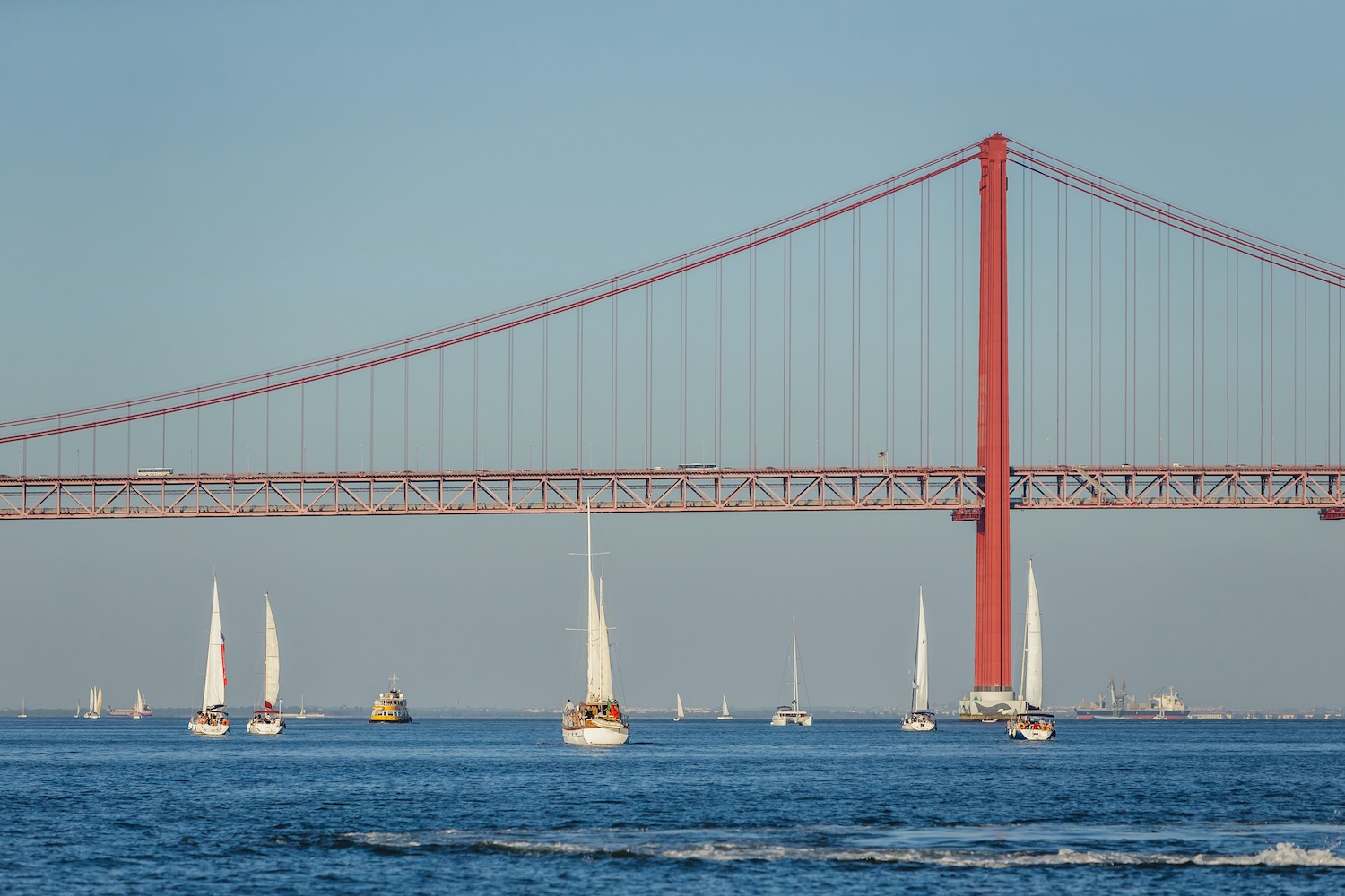 paseo en barco por el tajo