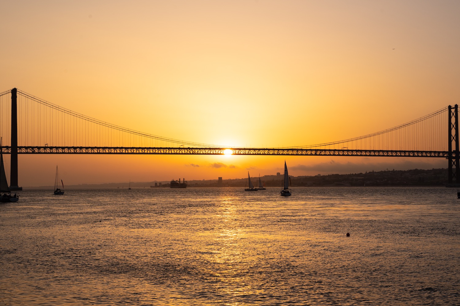 Atardecer en el tajo de lisboa