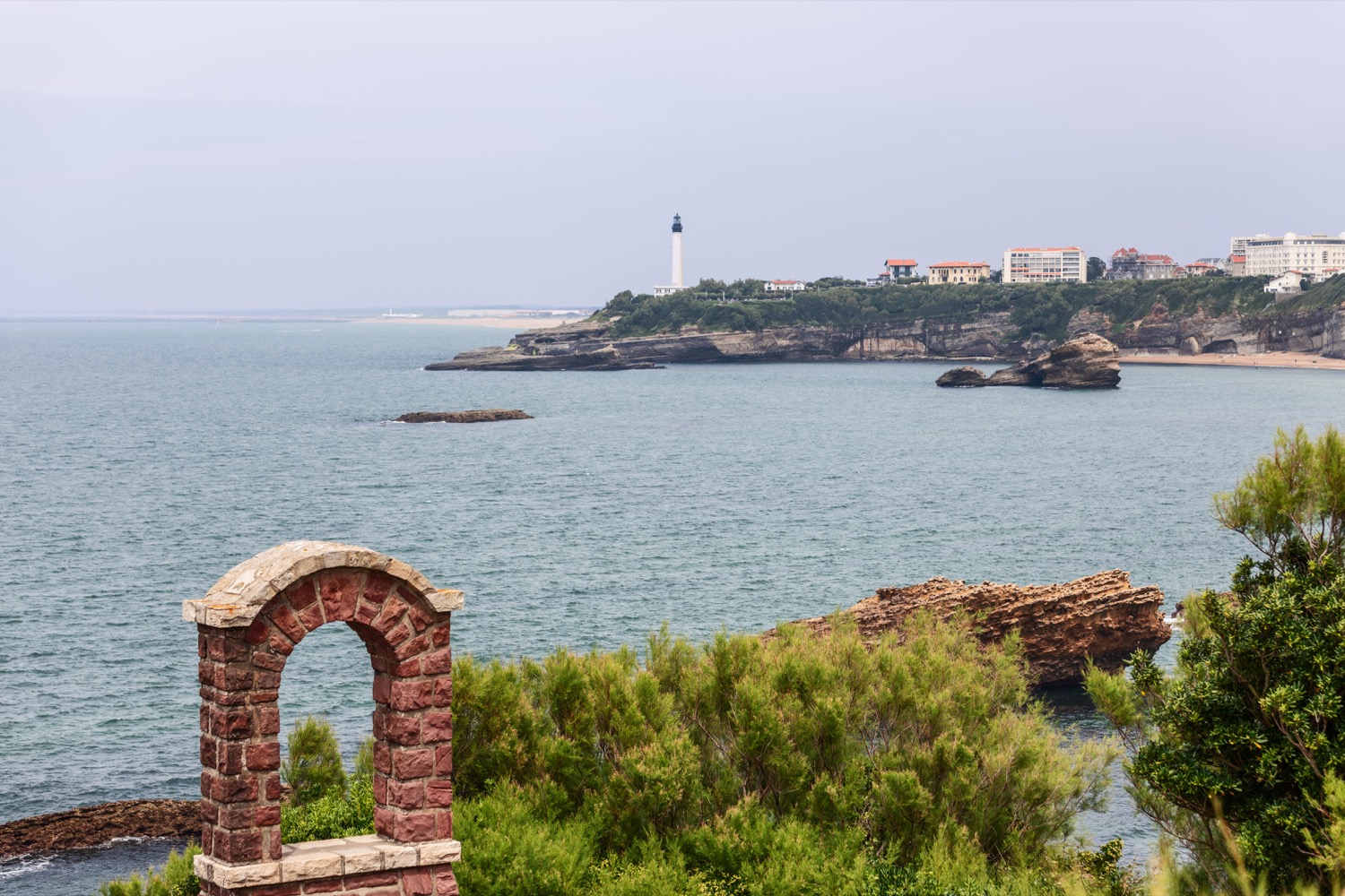 Vista de Biarritz desde la costa