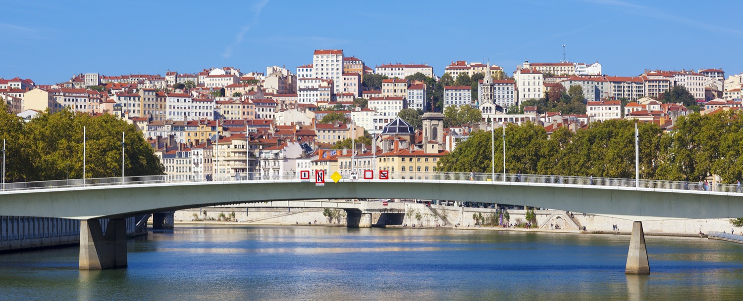 Puente sobre el Río Saona en Lyon