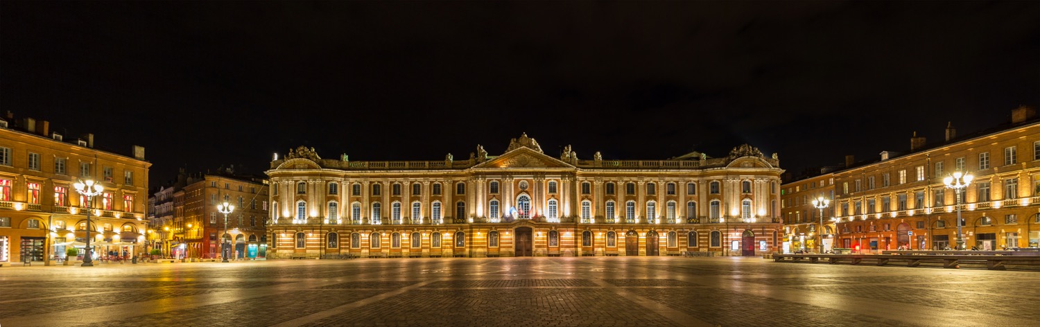 Plaza del Capitolio por la noche