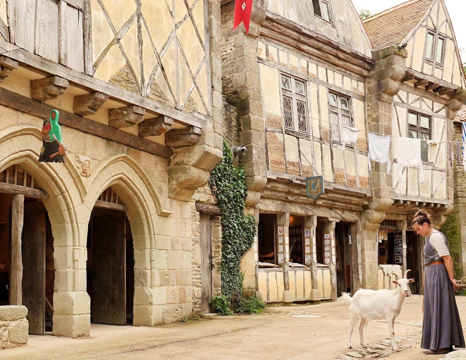 ciudad medieval puy du fou