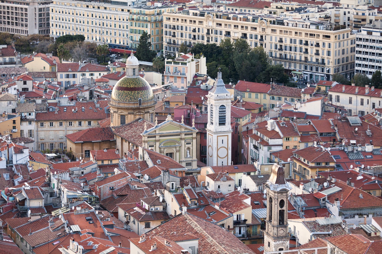 Vista desde el aire de la catedral de Niza