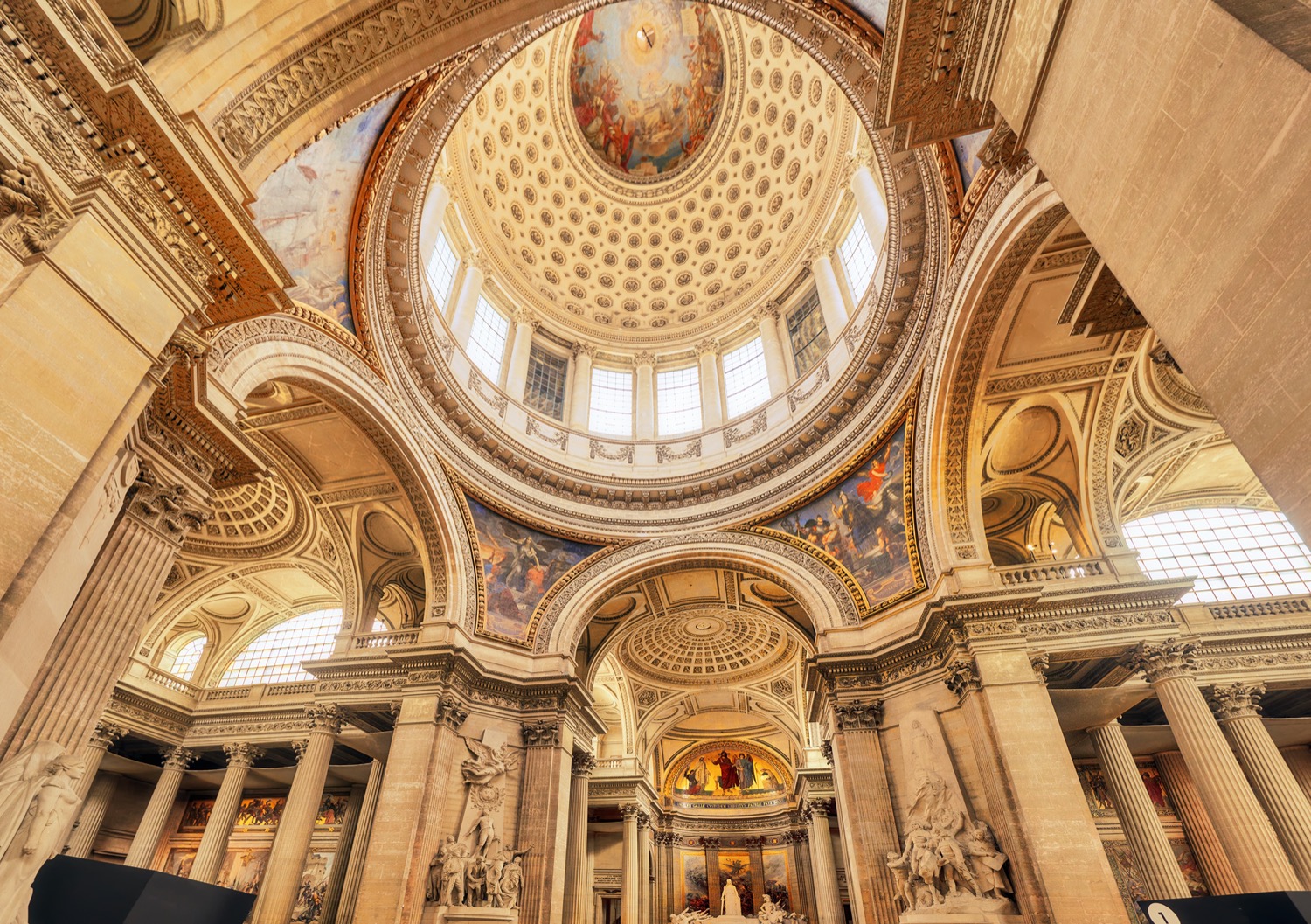 Interior del panteón de París