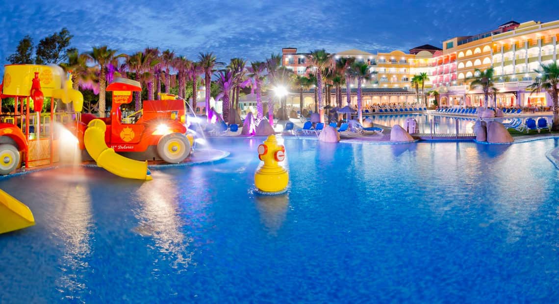 Mediterraneo Bay Hotel Resort
